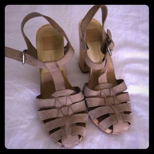 Dolce Vita wooden platform sandal. Size 8.5